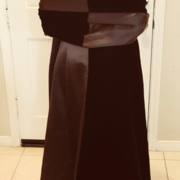 Dan Carlin Ball Gown with Wrap - Picture 7 of 11